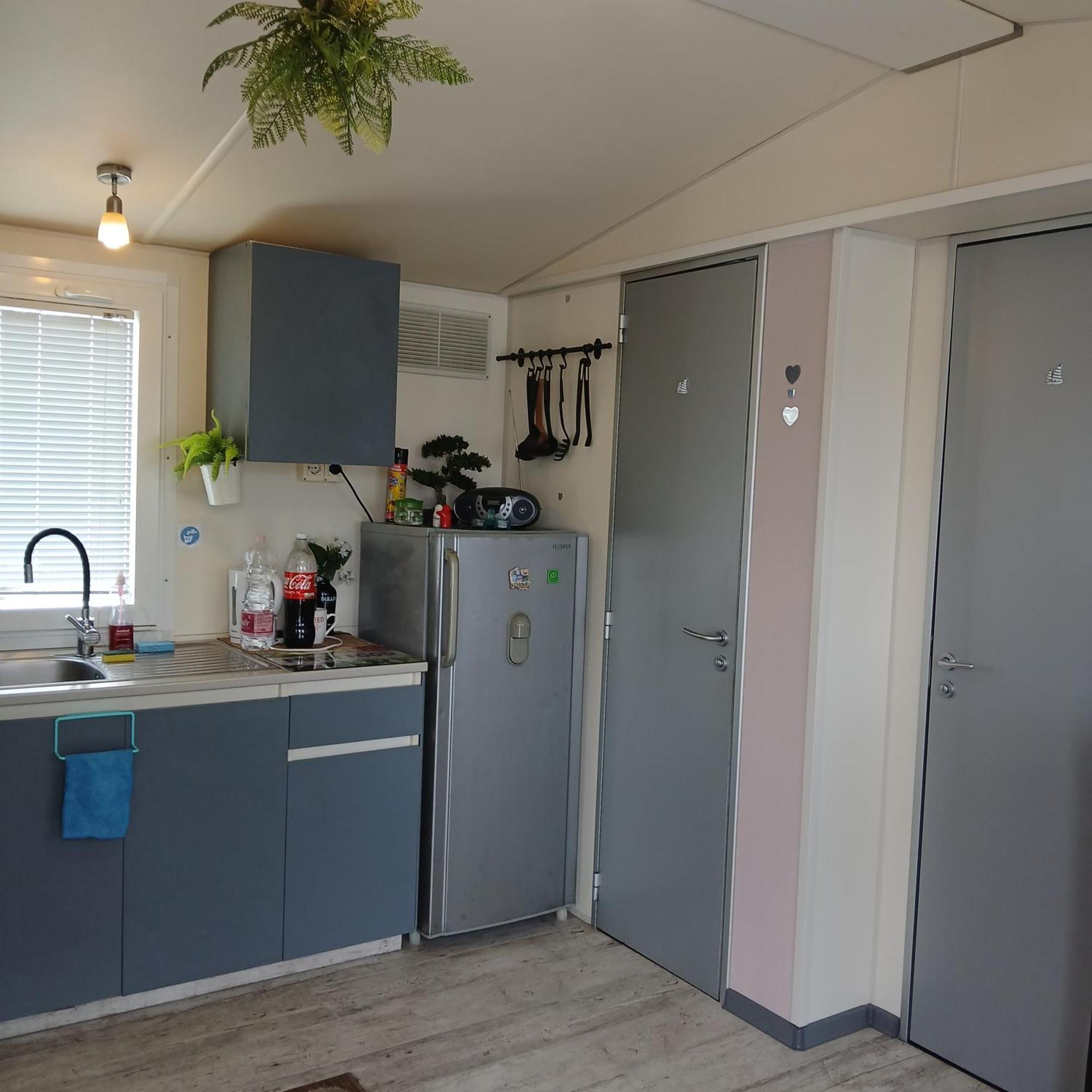 Kek-Feher Mobilhaz Zsombo Exterior photo